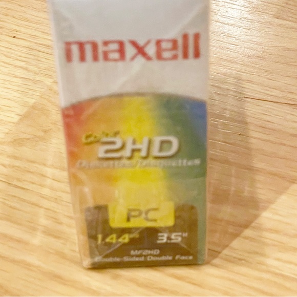 Maxell MF2HD 3.5” Floppy Disks 10-pk PC 1.44‎ MB Assorted Colors New In Box - Picture 4 of 4